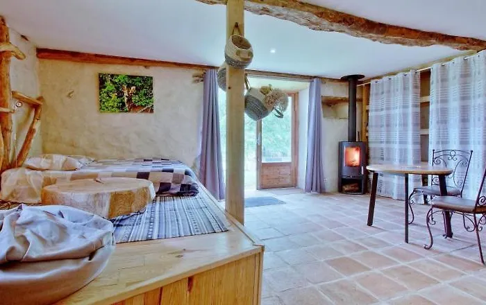 Le Petit Refuge بيت للعطل *